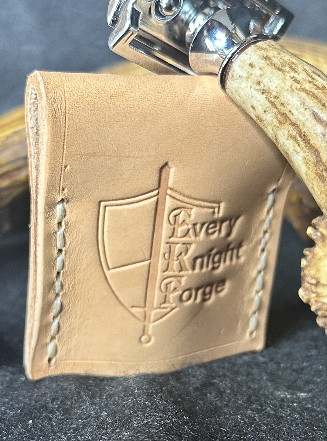 Leather Travel Sheath for DE Safety Razor - Image 3